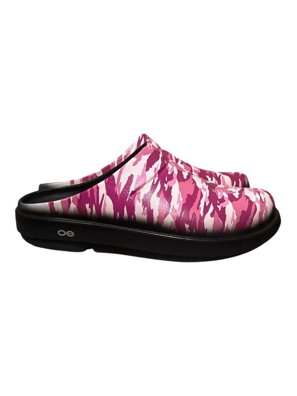 OOFOS OOcloog Luxe Limited Edition Pink Camo Recovery Clogs - Women’s 12